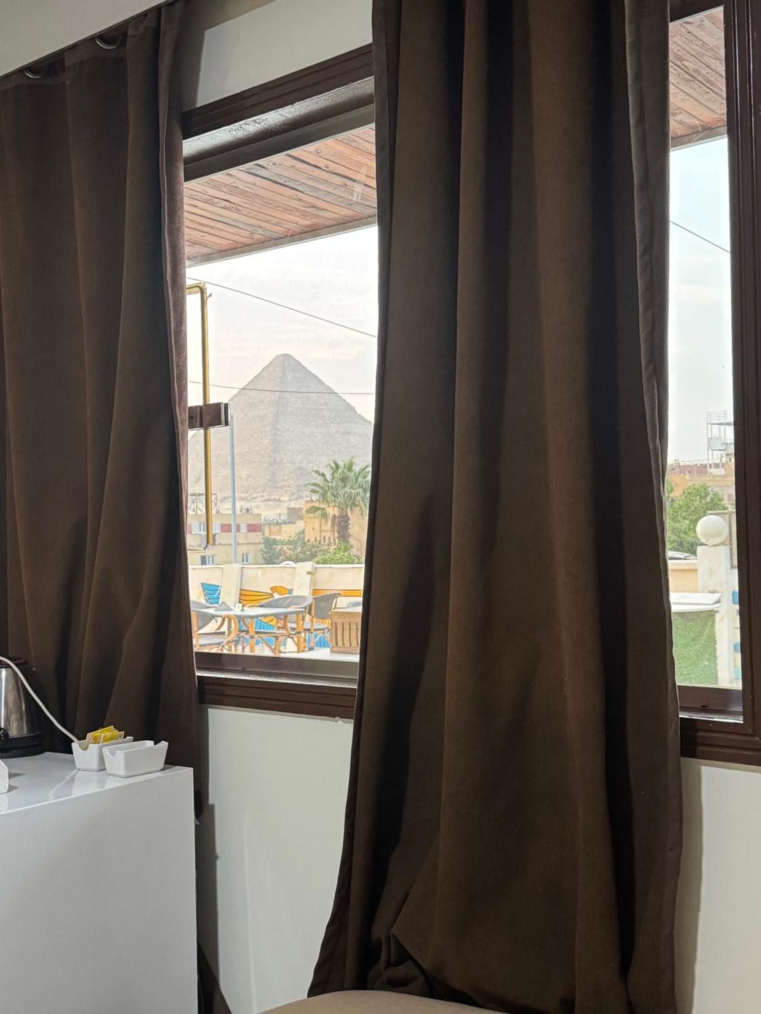 Nefertiti Pyramids View 4* Le Caire