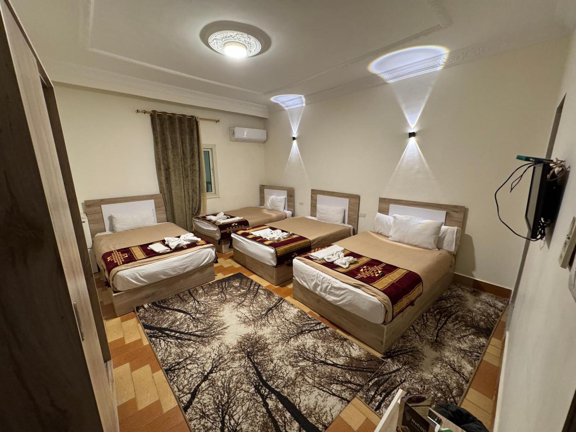 Nefertiti Pyramids View 4* Le Caire