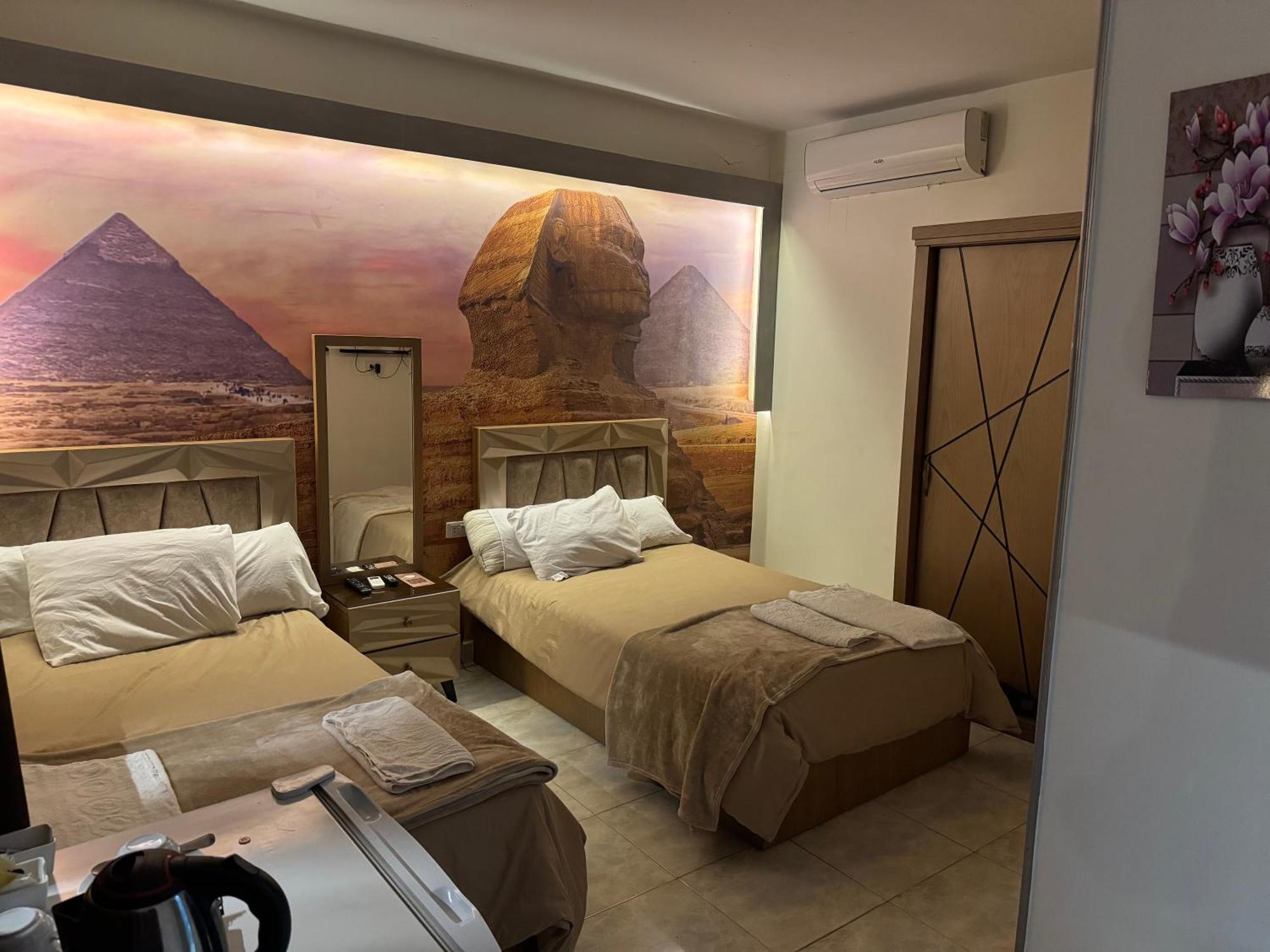 Nefertiti Pyramids View 4* Le Caire