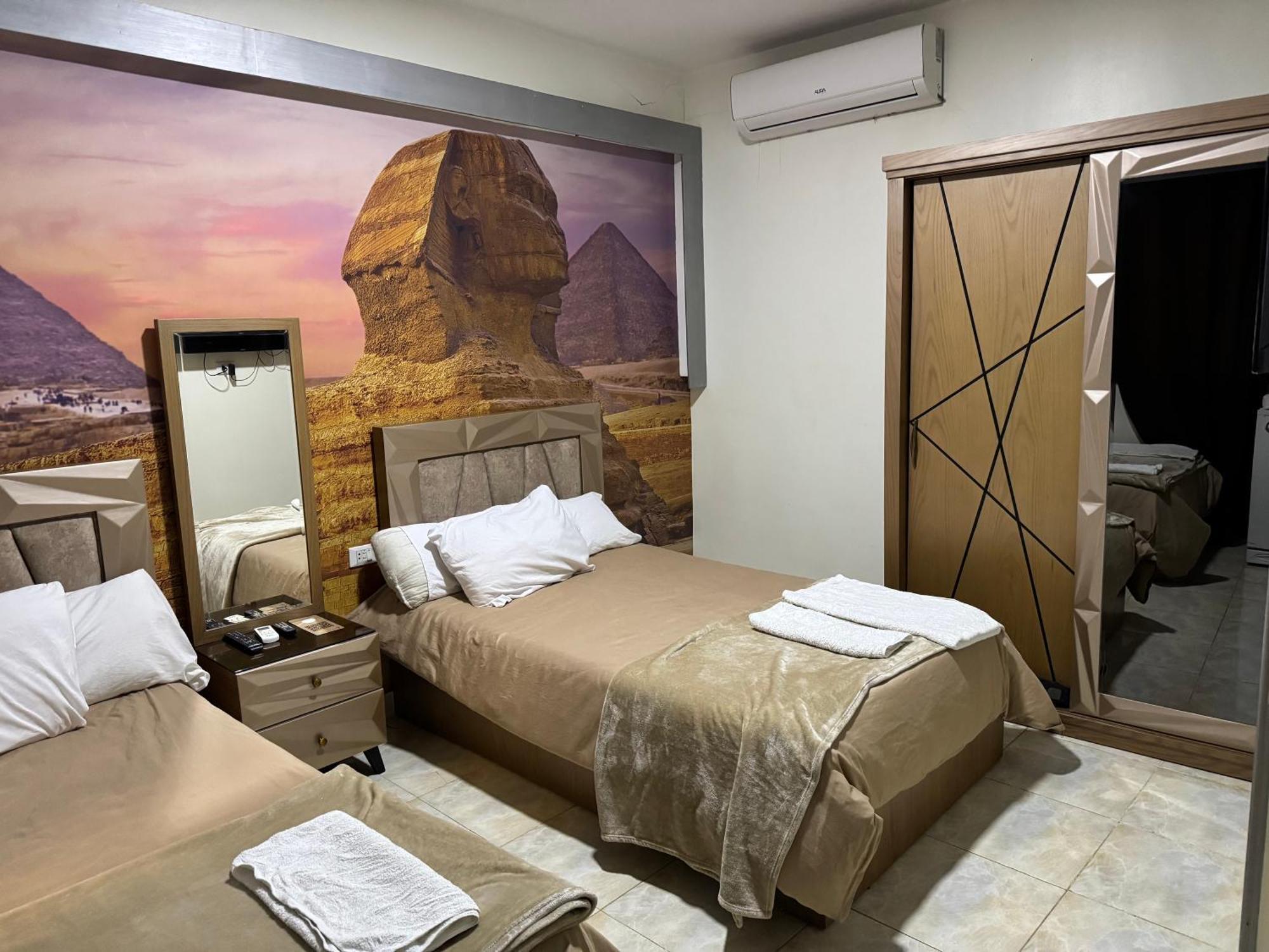 Nefertiti Pyramids View 4* Le Caire